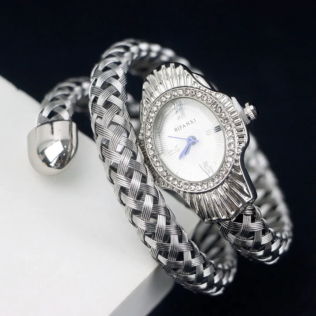 Fashion Diamond Snake Shape Wristwatch