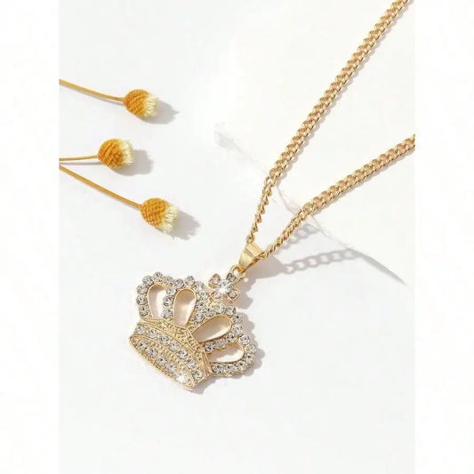 Fashionable Crown Shaped Pendant Necklace With Rhinestone