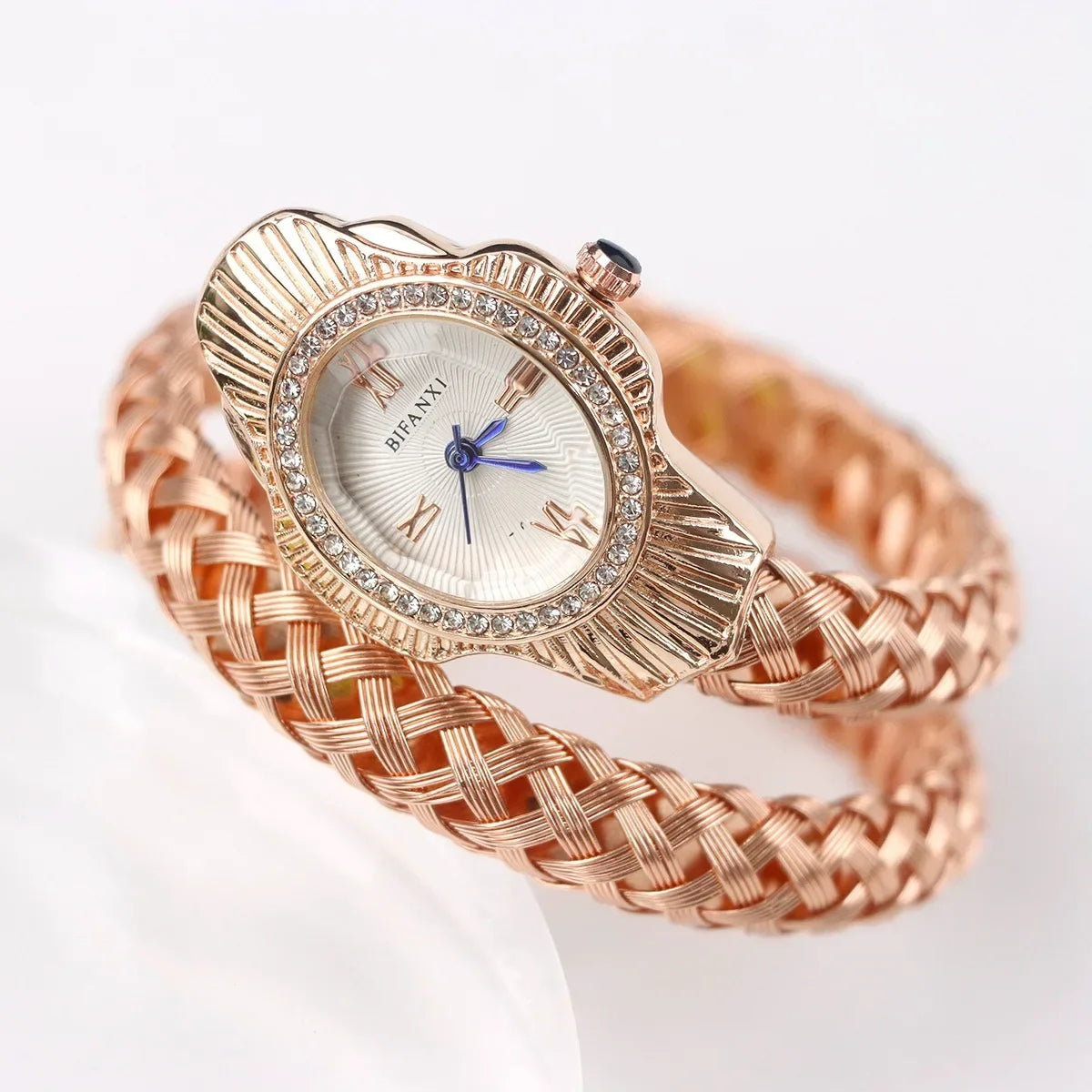 Fashion Diamond Snake Shape Wristwatch