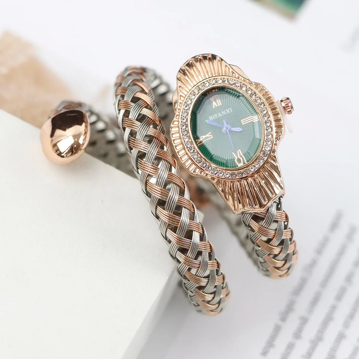 Fashion Diamond Snake Shape Wristwatch
