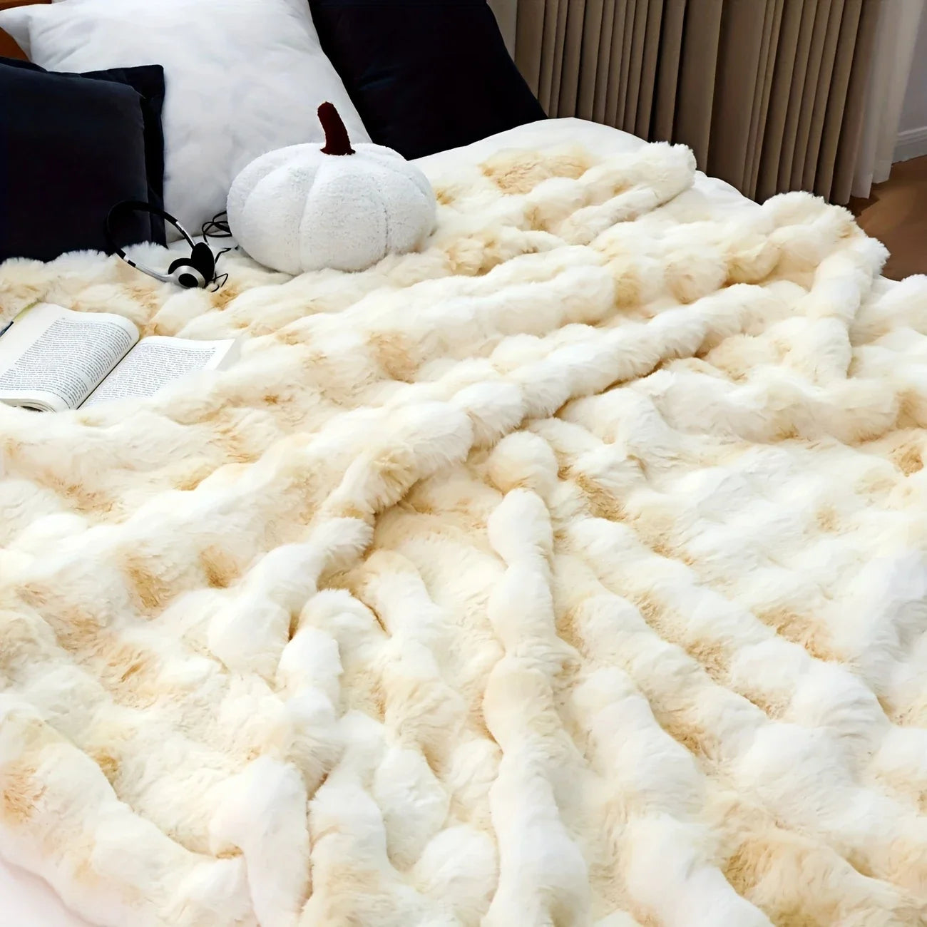 1pc Cozy Faux Rabbit Fleece Blanket Throw