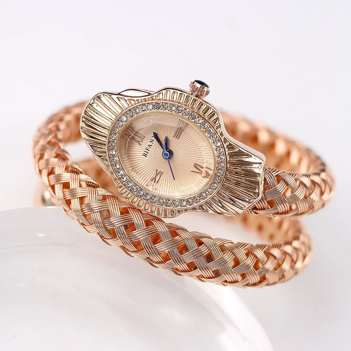 Fashion Diamond Snake Shape Wristwatch