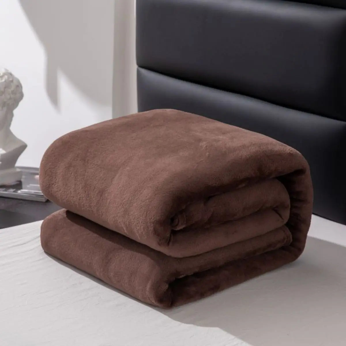 1pc, simple and plain plush blanket,