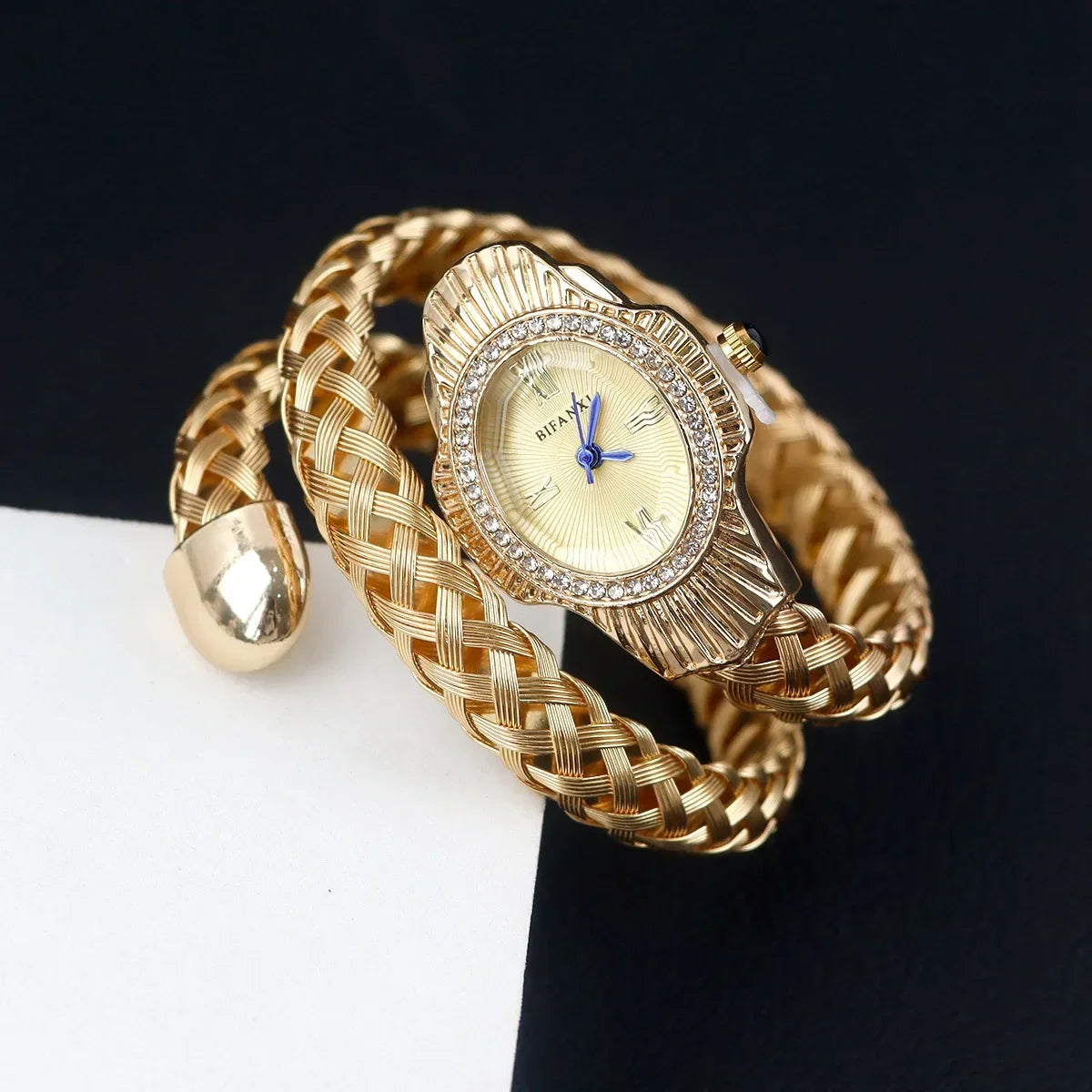 Fashion Diamond Snake Shape Wristwatch