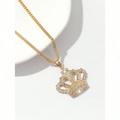 Fashionable Crown Shaped Pendant Necklace With Rhinestone