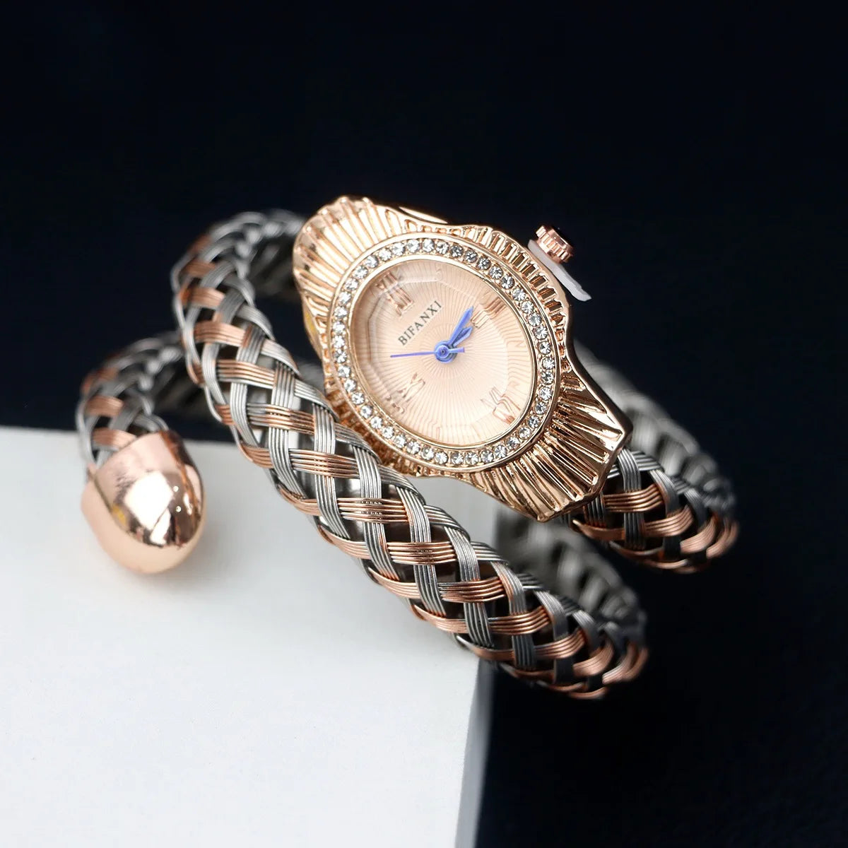 Fashion Diamond Snake Shape Wristwatch
