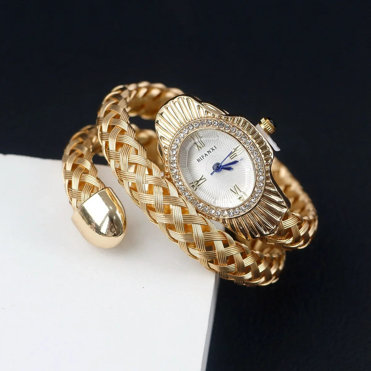 Fashion Diamond Snake Shape Wristwatch