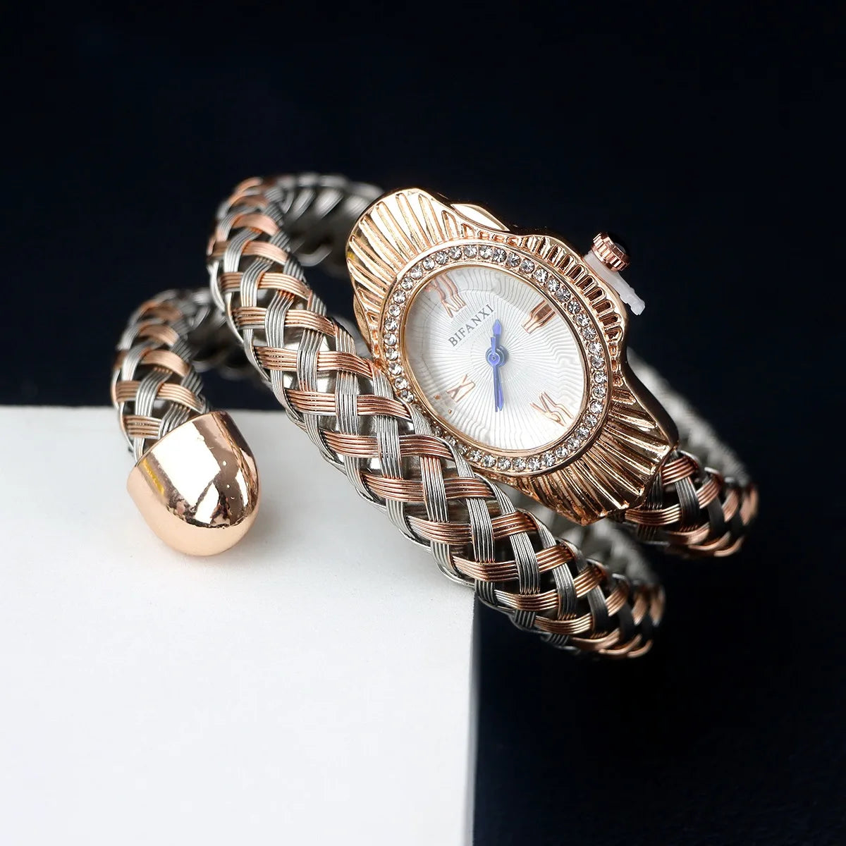 Fashion Diamond Snake Shape Wristwatch
